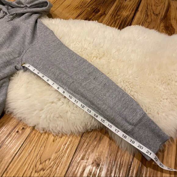 Uniqlo Athletic Grey Hoodie with Pockets Medium - Picture 9 of 12